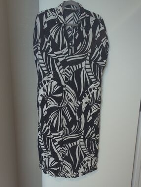 Tahari Black and White Printed Swim Coverup
